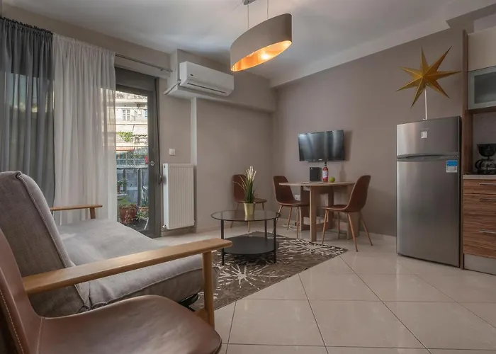 Apartamento Antigonidon Square 2 *