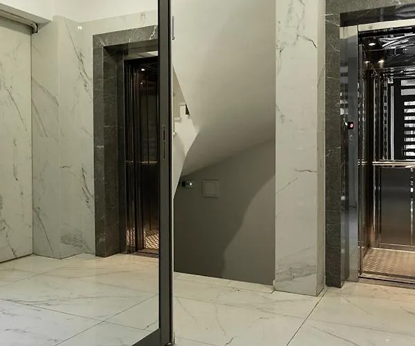 Antigonidon Square 2 * Салоники