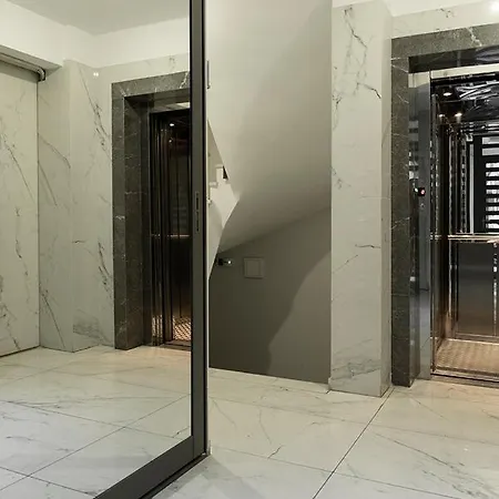 Antigonidon Square 2 * Thessaloniki